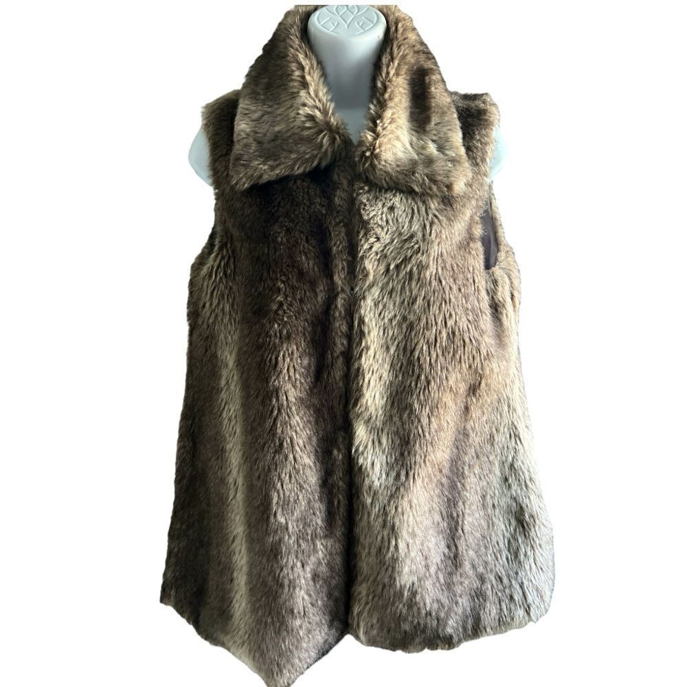MAGIC Faux Fur Vest High Neck Color Brown Size M.